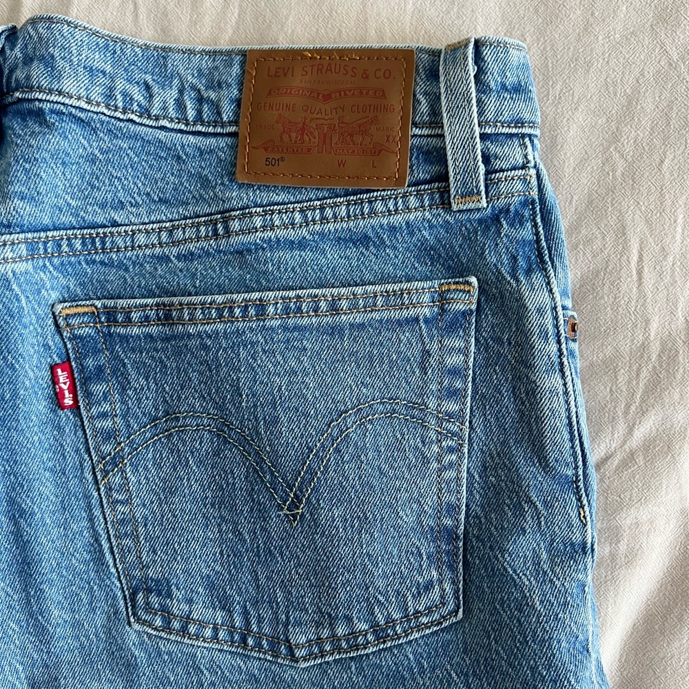 Levi's 501® Jeans in a vintage mid-light blue wash